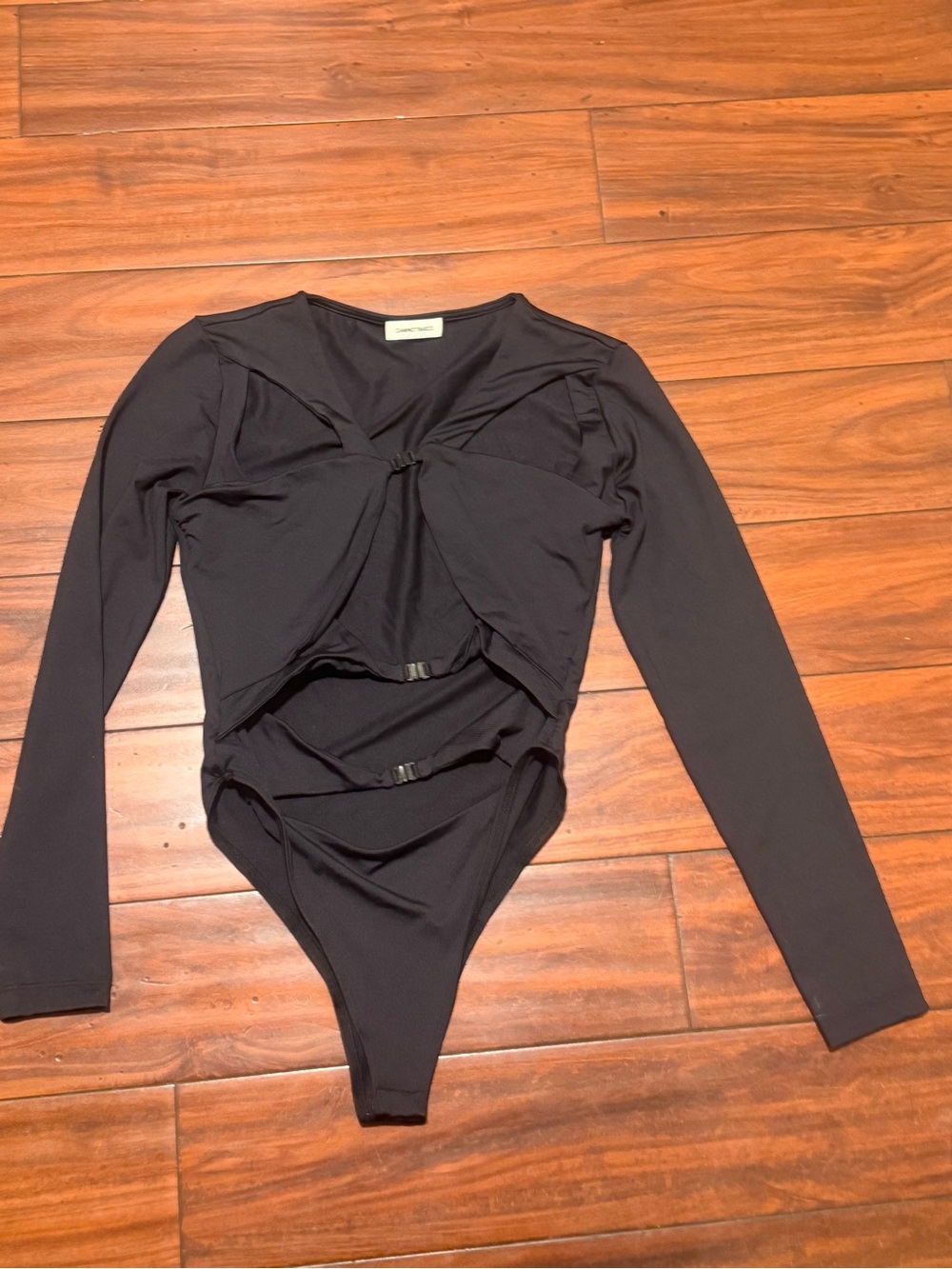 IAMNOTBASIC Long-Sleeve Cutout Bodysuit in Black - Picture 3 of 9